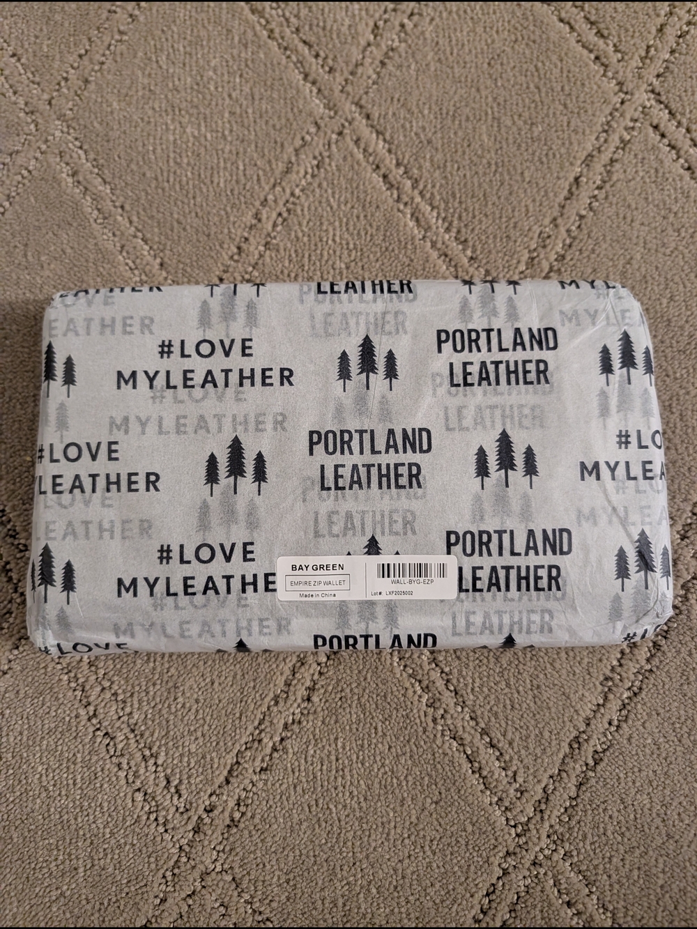 Portland Leather Empire Zip Wallet in Bay Green New With Tags - Picture 6 of 7